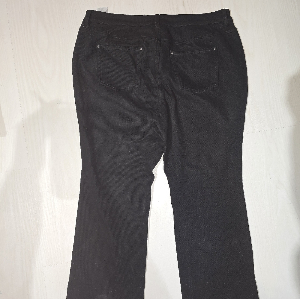 #06 18WP Belle by Kim Gravel Black Straight Leg Jeans. Never Worn.